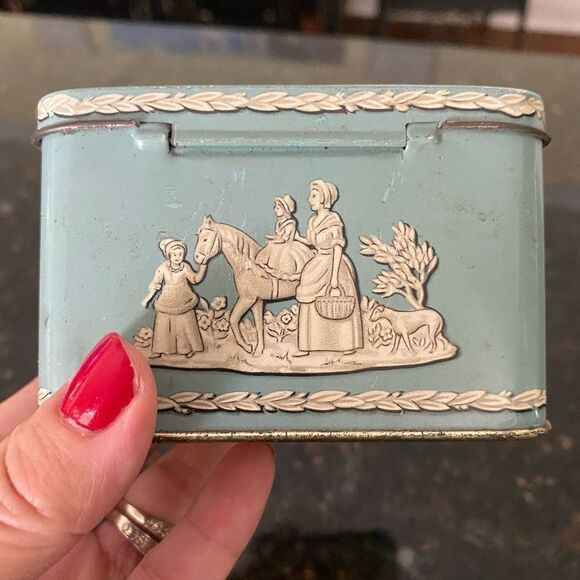 VTG Lt Blue *Victorian* Print Tea Tin ENGLAND - Picture 2 of 12
